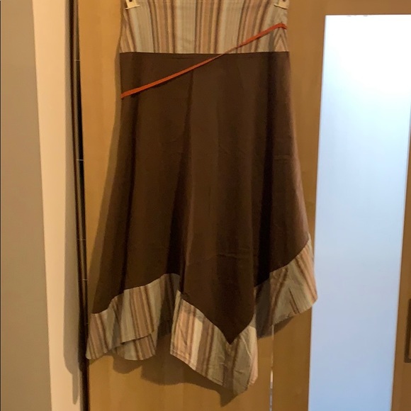 Asymmetrical long brown skirt - Picture 3 of 3